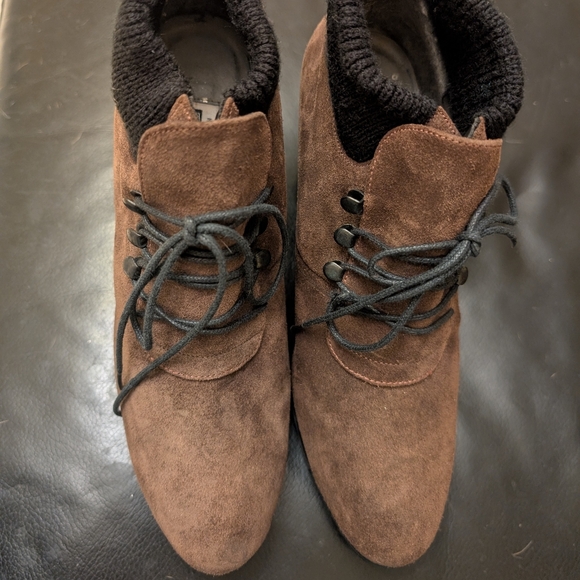 New York Transit Shoes - VINTAGE Brown Upper Leather Suede Ankle Boots Women's Size 8.5